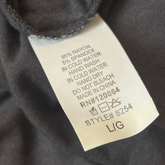 Mind Code Black v-Neck Short Sleeve Top With Pocket in Front Size Large NWOT - Picture 4 of 7